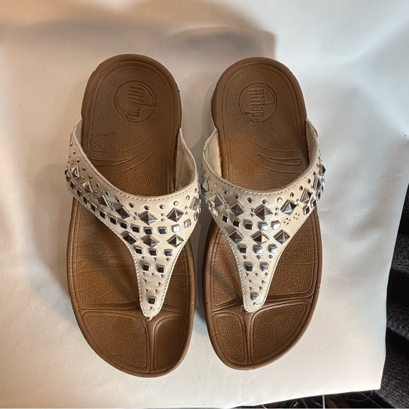 FITFLOP Sz 7 Studded Front Post Comfort Insole Slip On Sandals - Picture 3 of 9